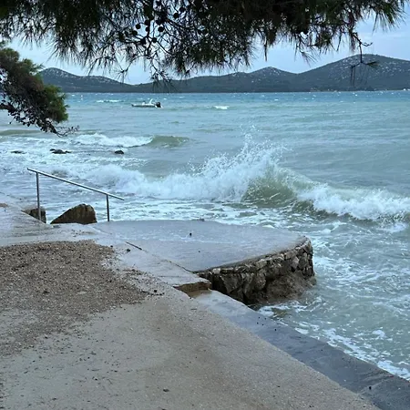 Parque de Campismo Mobile Nelly 787 *