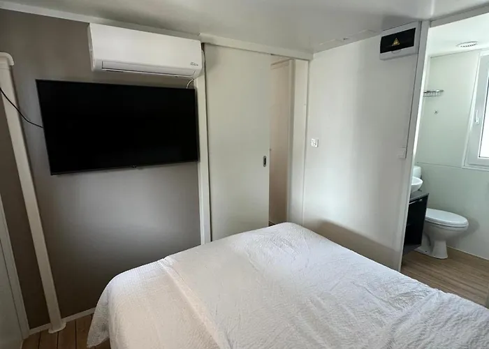 Mobile Nelly 787 캠프장 비오그라드나모루